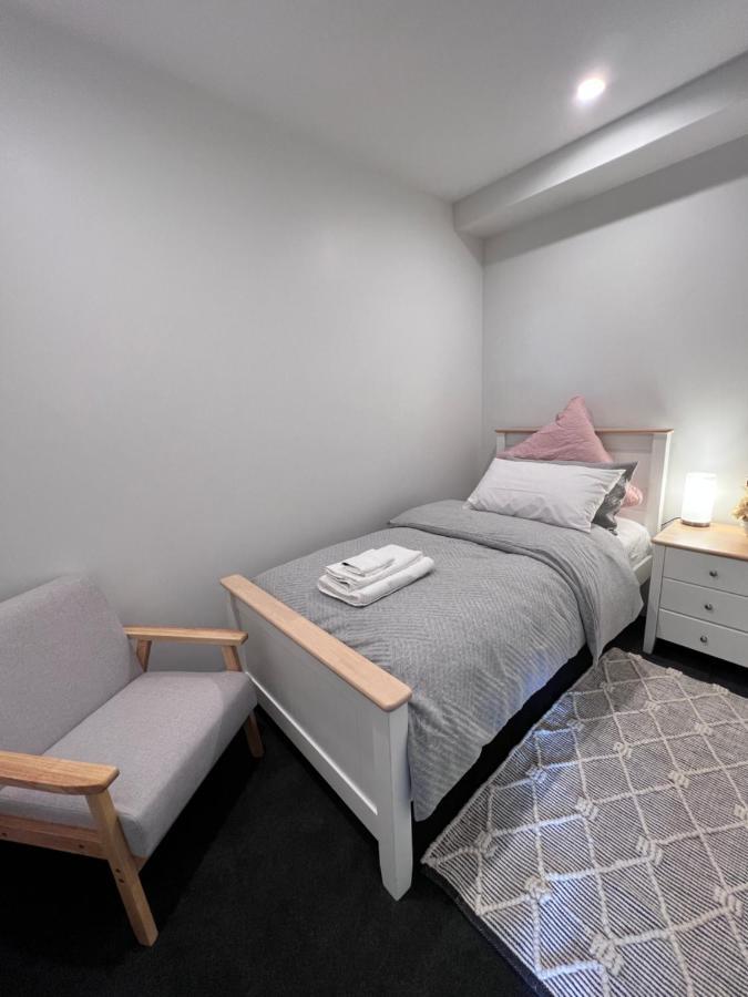 3 Bedroom Apartment In Newmarket Оукланд Екстериор снимка
