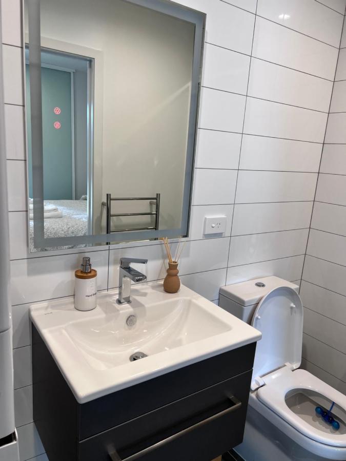 3 Bedroom Apartment In Newmarket Оукланд Екстериор снимка