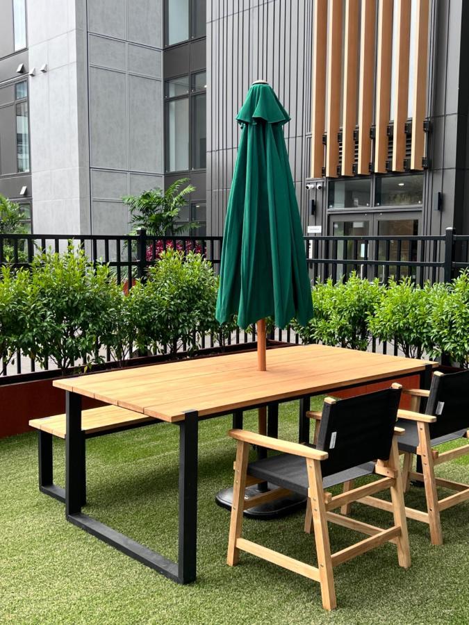 3 Bedroom Apartment In Newmarket Оукланд Екстериор снимка