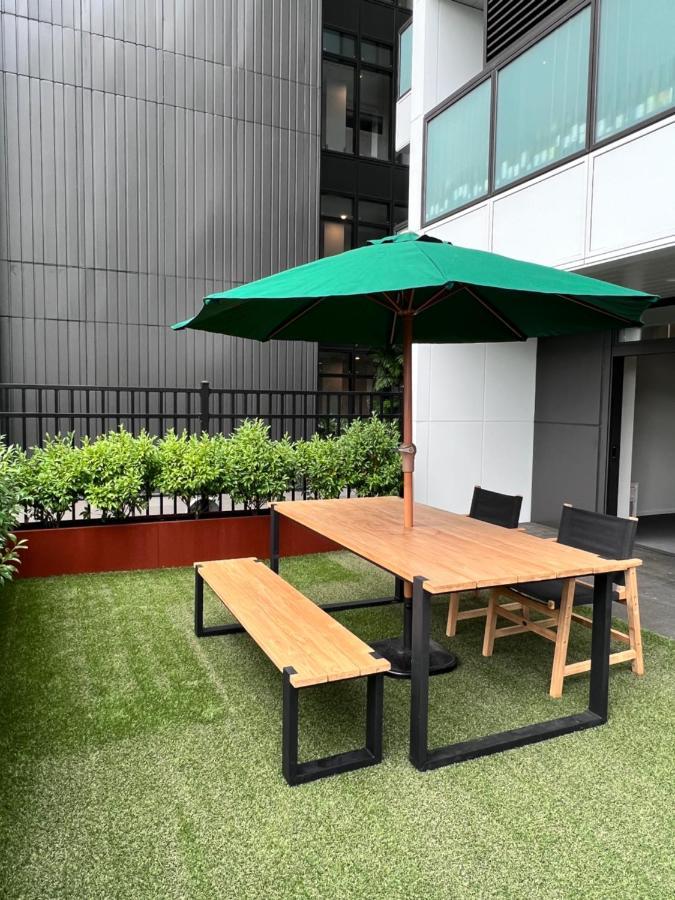 3 Bedroom Apartment In Newmarket Оукланд Екстериор снимка